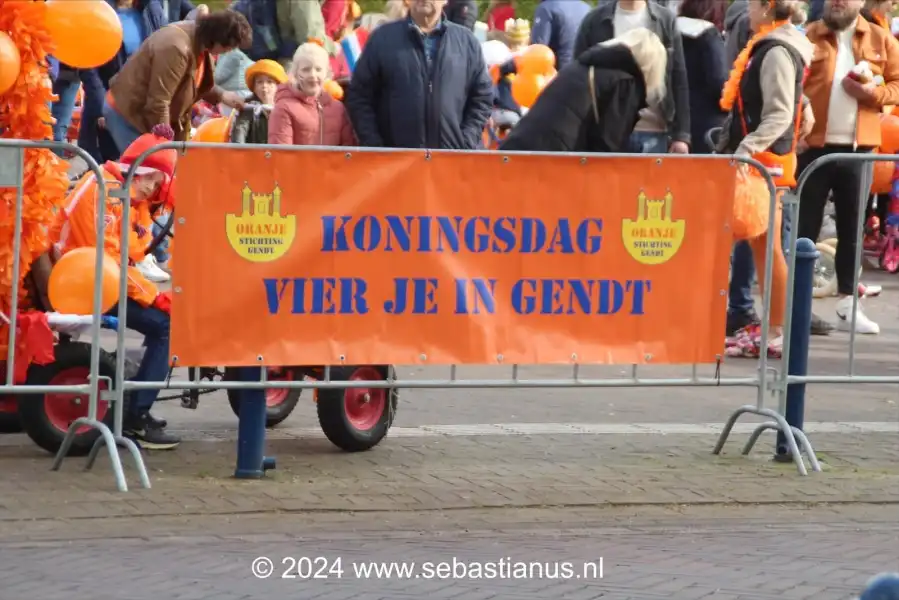 Optocht en Aubade Koningsdag Gendt